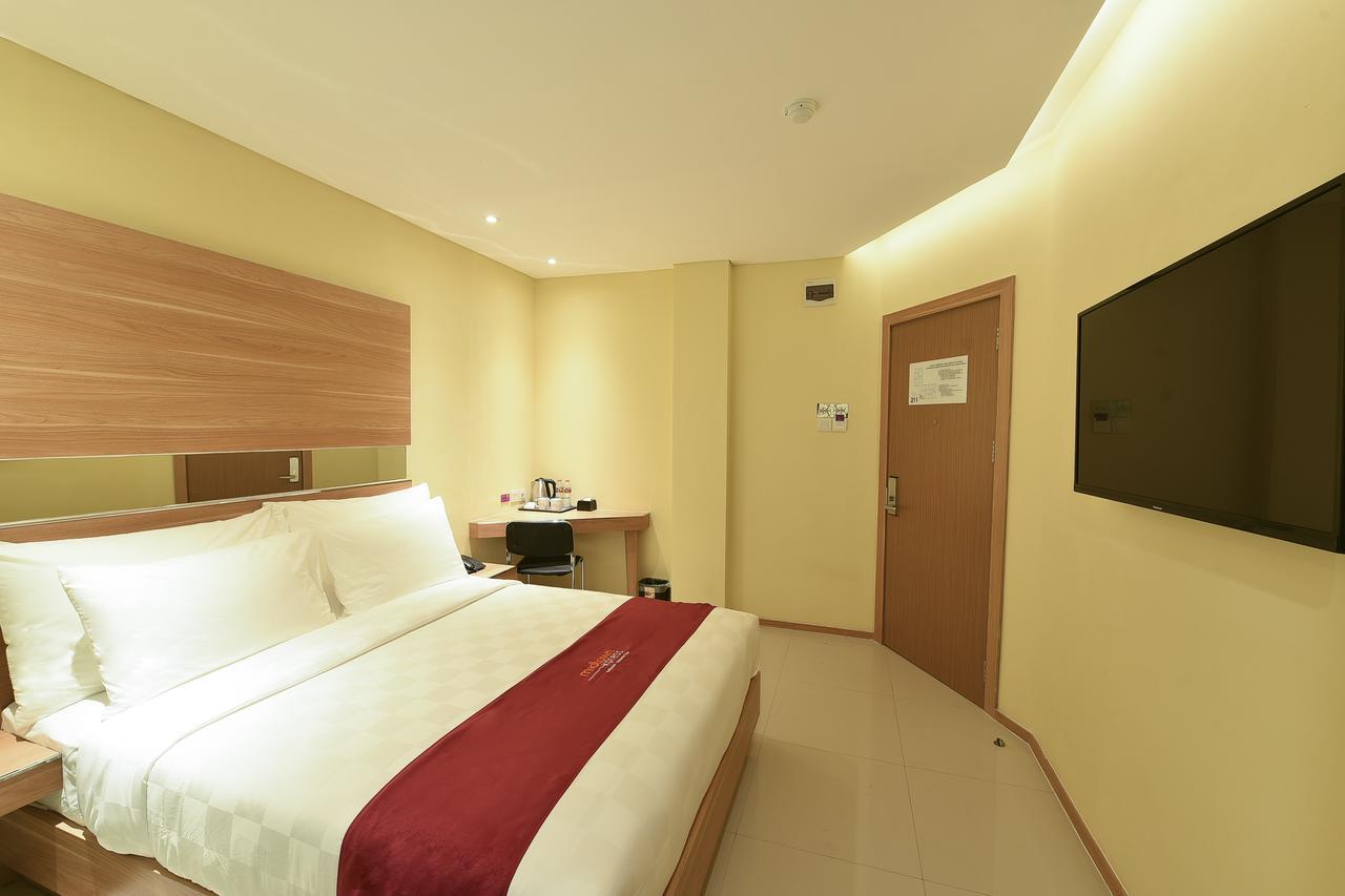 Midtown Xpress Balikpapan Hotel Exterior photo