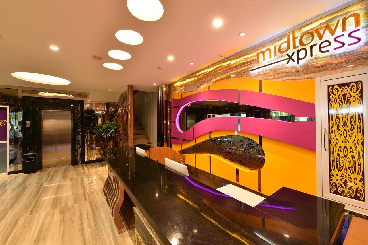 Midtown Xpress Balikpapan Hotel Exterior photo