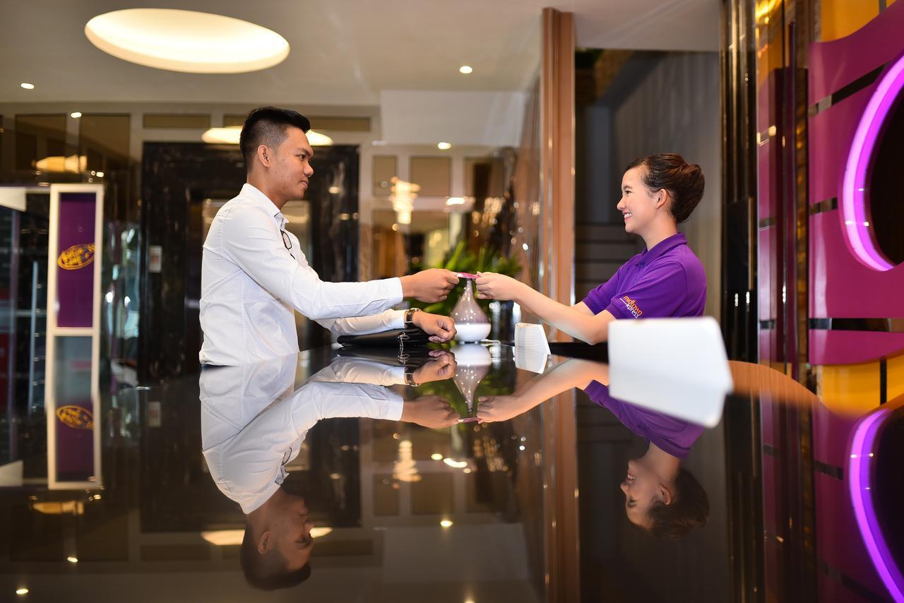 Midtown Xpress Balikpapan Hotel Exterior photo